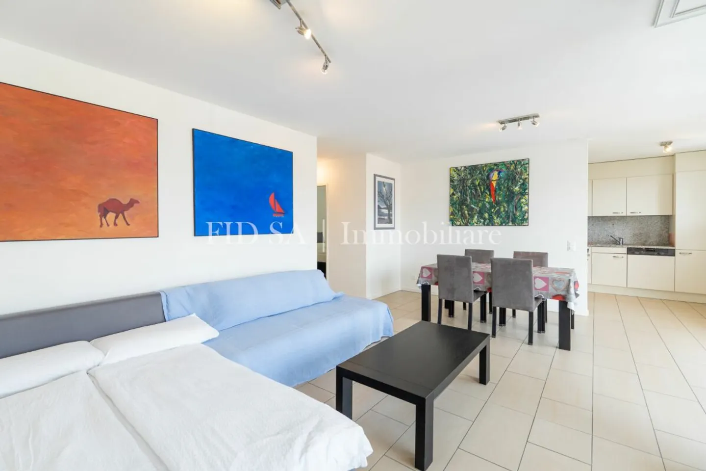 LOCARNO - Central location and free view from the top floor - Photo 3 of 10