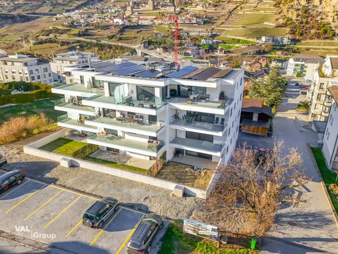 Moderno appartamento di 4,5 stanze a Susten - soleggiato, di alta qualità e con balcone - Foto 1 di 13