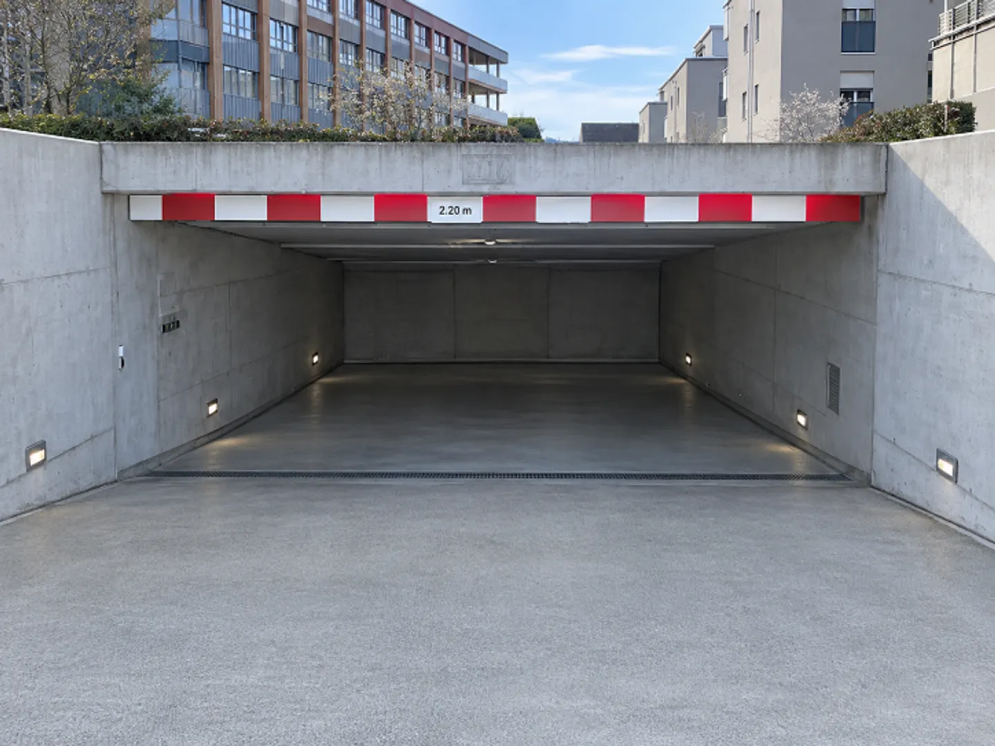 Espace de stationnement pour motos à louer - Photo 1 sur 3
