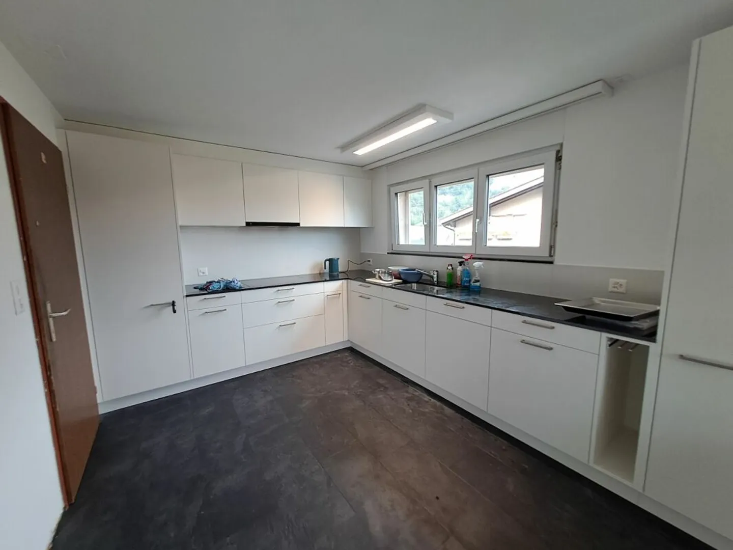 Gemütliche Wohnung mit Aussicht in die Berge - Photo 4 of 12