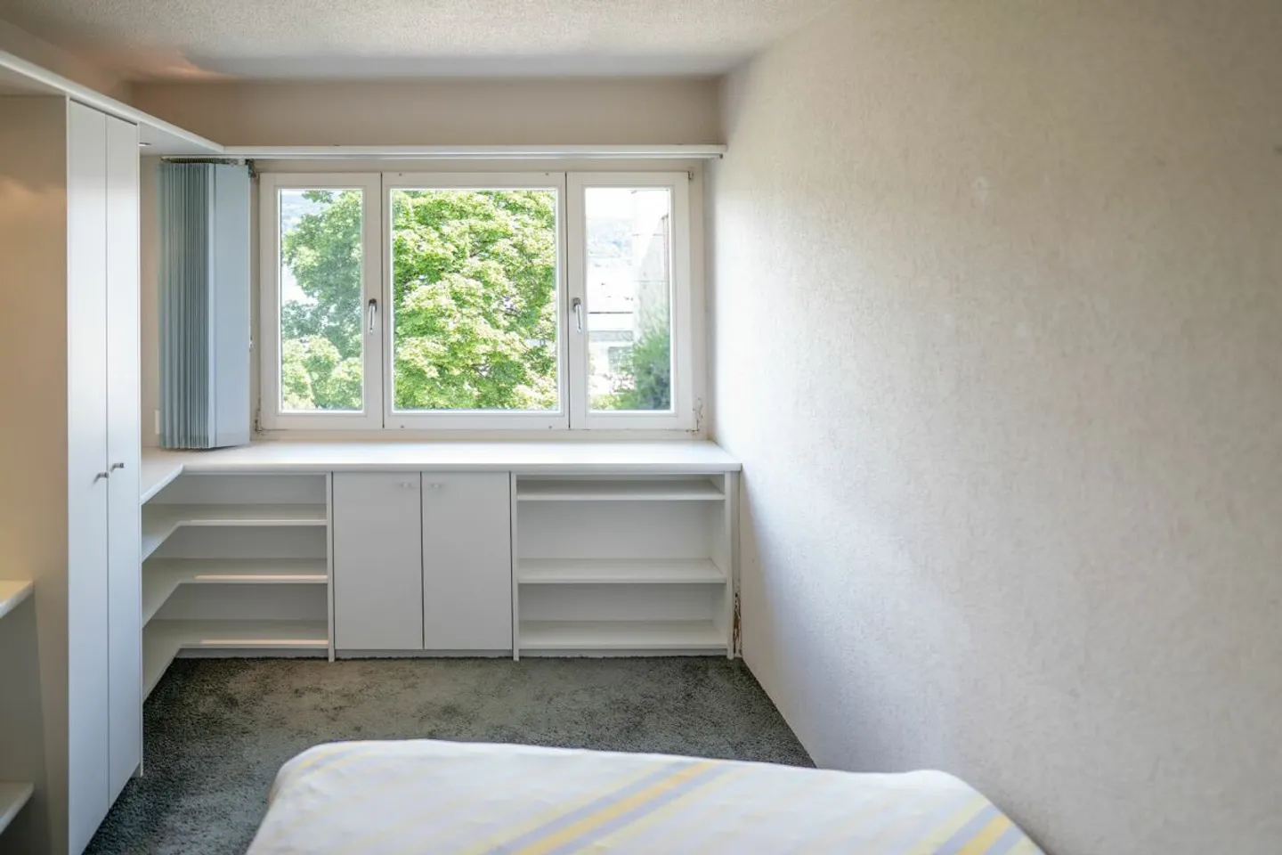 Appartamento duplex di 5.5 locali con vista da sogno, piscina esterna e campo da tennis - Foto 7 di 13