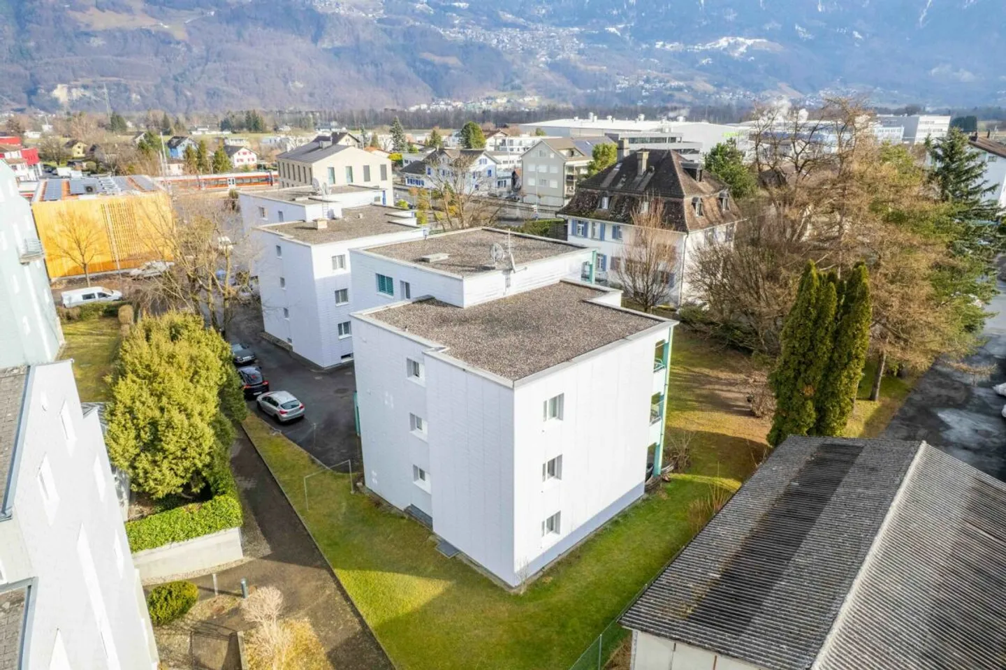 Proprietà di investimento attraente: 2 case plurifamiliari con 15 appartamenti - Foto 3 di 13