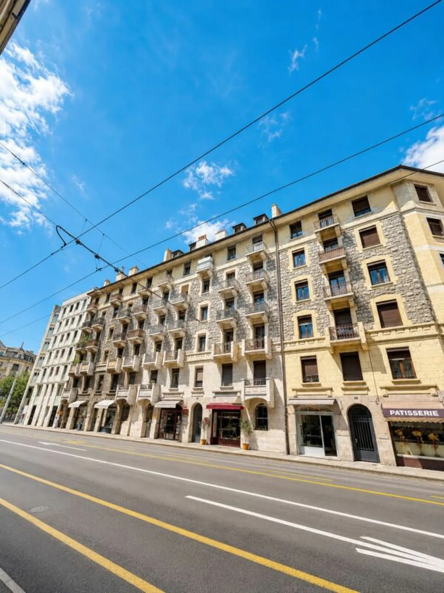 Appartamento di carattere con balcone nel cuore di Ginevra - Foto 1 di 13