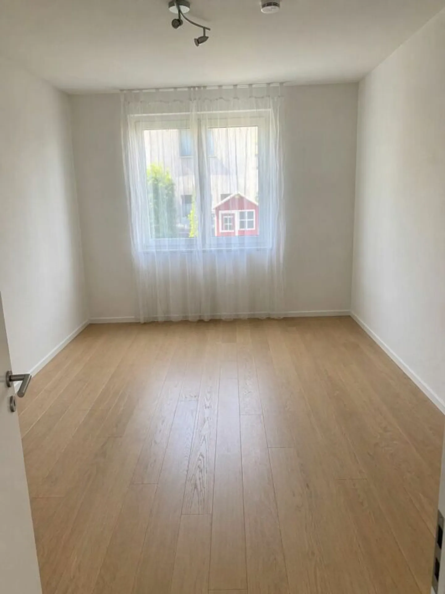 Appartement moderne et spacieux de 4,5 pièces - Photo 7 sur 9