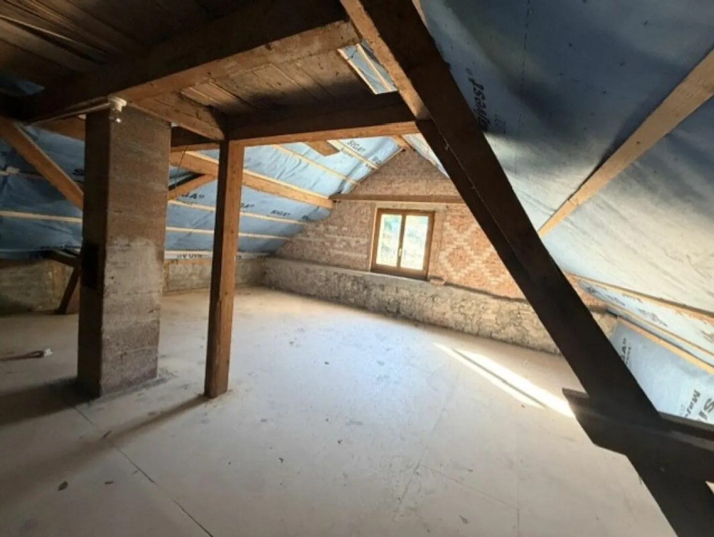Charming multi-family house with enormous potential and top connectivity! - Photo 5 of 10