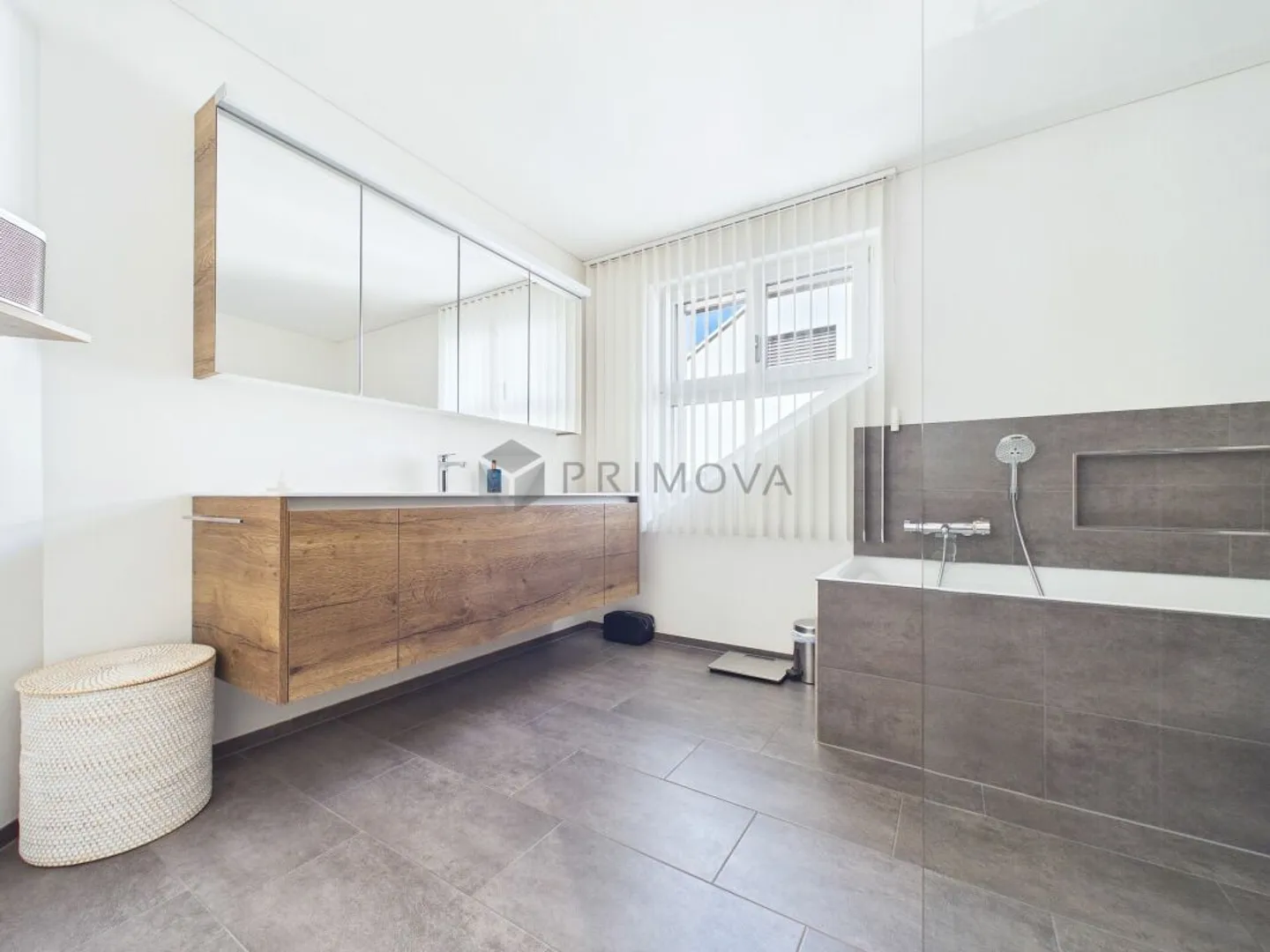 High-quality detached house with unobstructed south-west facing position - Photo 12 of 13