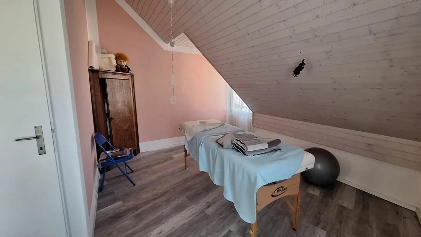 Ferienfeeling zu Hause erleben? Modernes 6.5-Zimmer-Reiheneckhaus mit fantastischem Garten, Waldanschluss in ruhiger Lage Dietikon - Foto 11 von 13