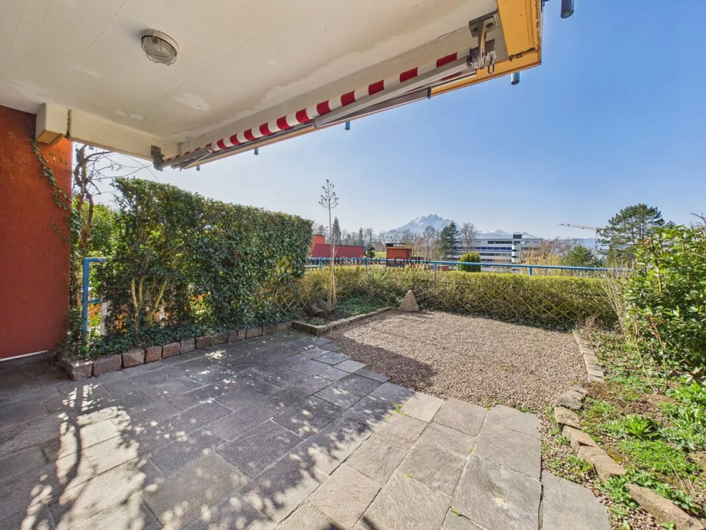 Sonniges Familienhaus mit Garten - Foto 12 von 13