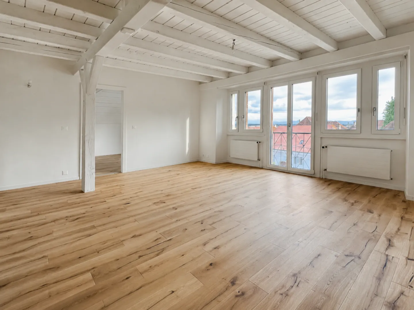 Appartement de 5 pièces avec terrasse et jardin - Photo 1 sur 9