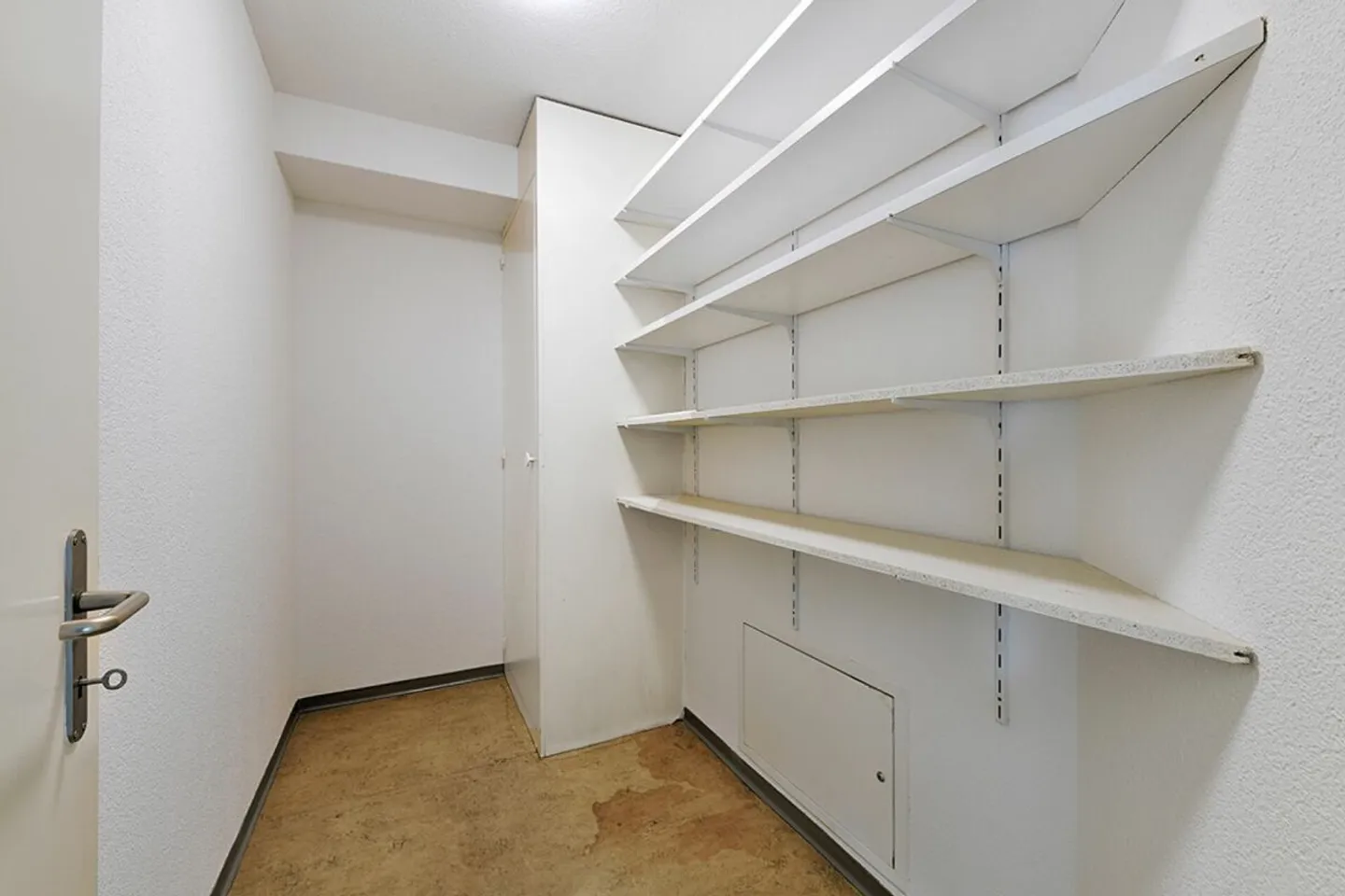 Attractive 3.5-room garden apartment with spacious outdoor seating area - Photo 8 of 11