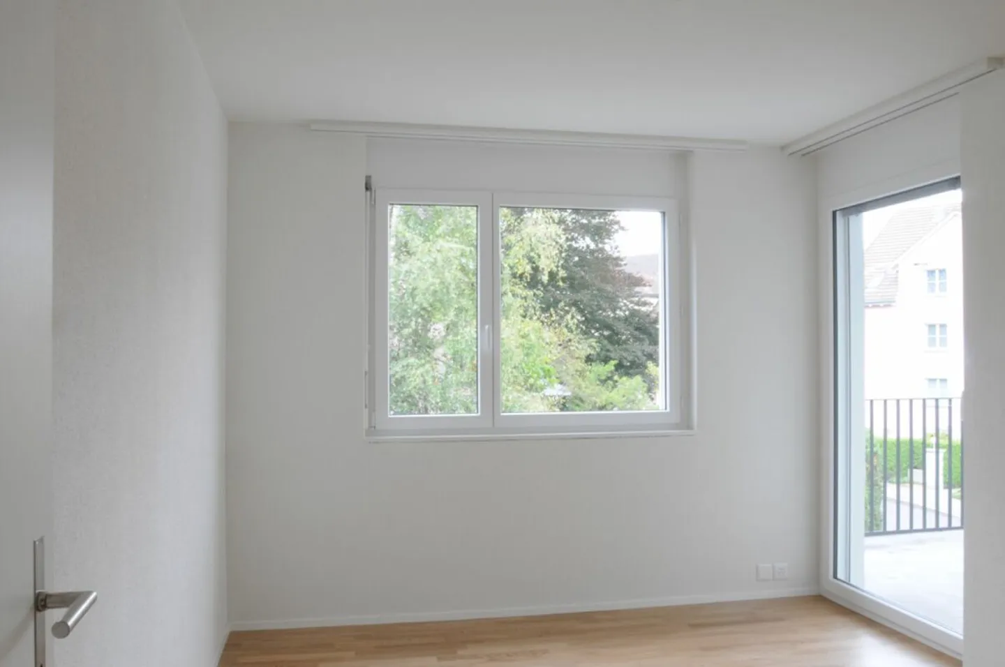 Cozy, bright 5.5-room apartment with modern comfort and an inviting balcony - here you will feel right at home in Bäretswil. - Photo 5 of 13