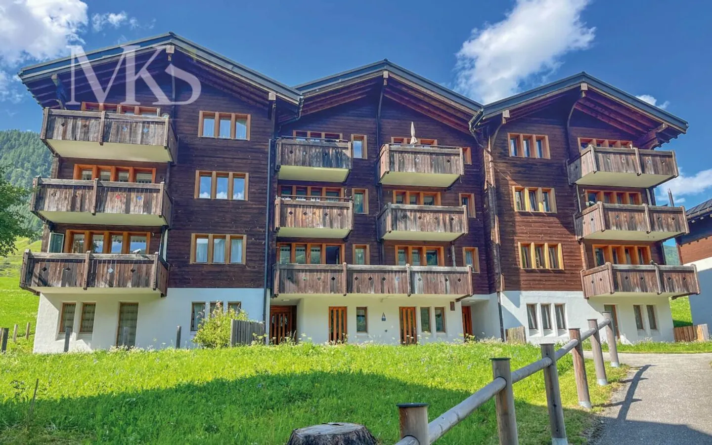 Sunny 2.5 Room Apartment in Goms with Wonderful View - Photo 2 of 13
