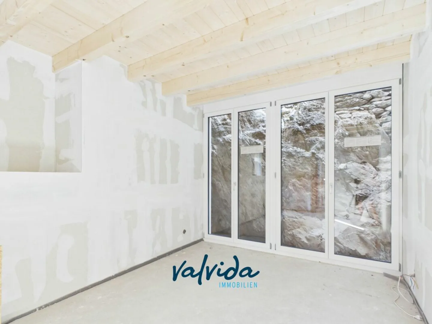 Extraordinary Single-Family House in Getwing under Renovation - Photo 6 of 11