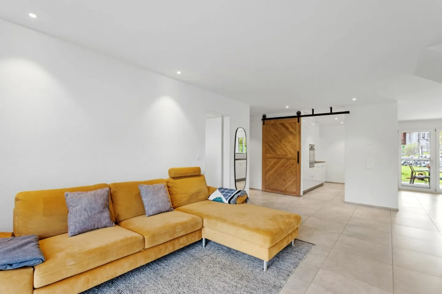 Vie proche de la nature dans une maison individuelle presque neuve - Photo 4 sur 13