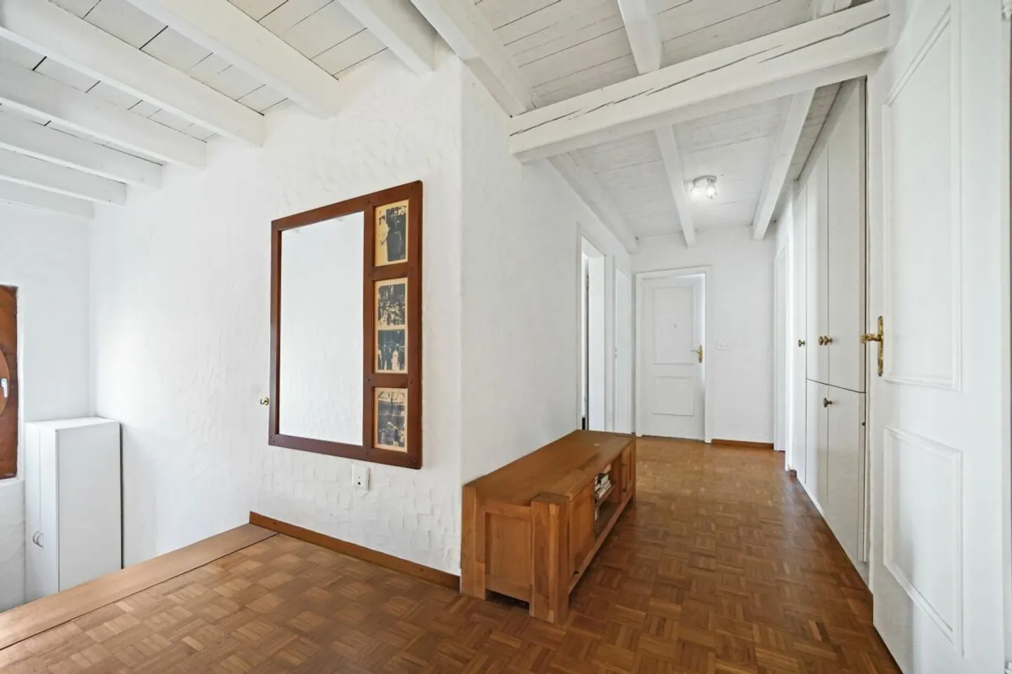 Duplex unter dem Dach mit privatem Aufzug - geräumig, hell und voller Potenzial - Foto 5 von 13