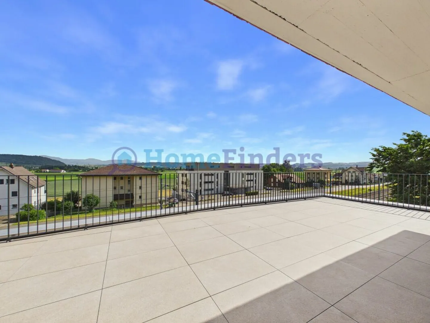 Modernes Apartment mit grosser Terrasse - Foto 3 von 10