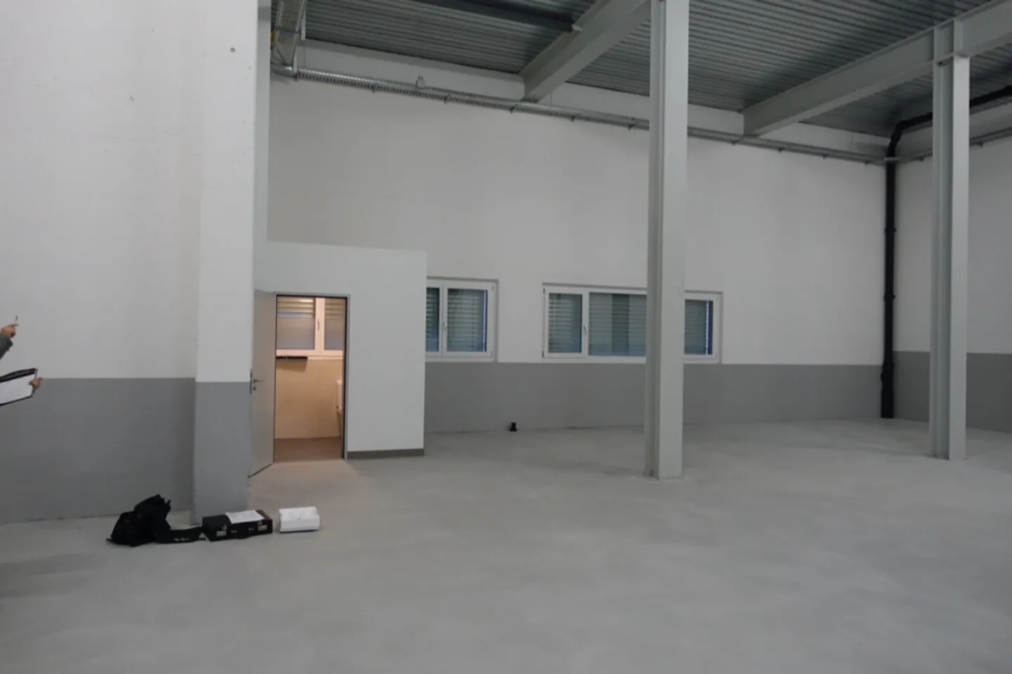 Modern commercial space in an attractive commercial location in Lucerne North - Photo 6 of 10
