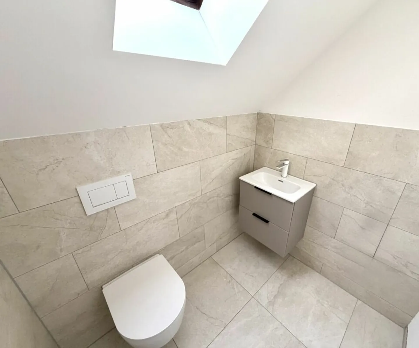 Like-new 4.5 room apartment completely renovated! - Photo 9 of 12
