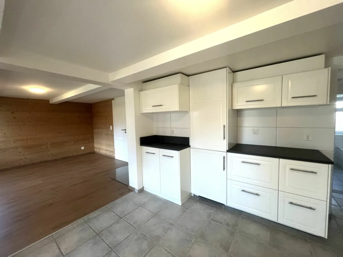 Appartement Rénové au Village - Photo 2 sur 9