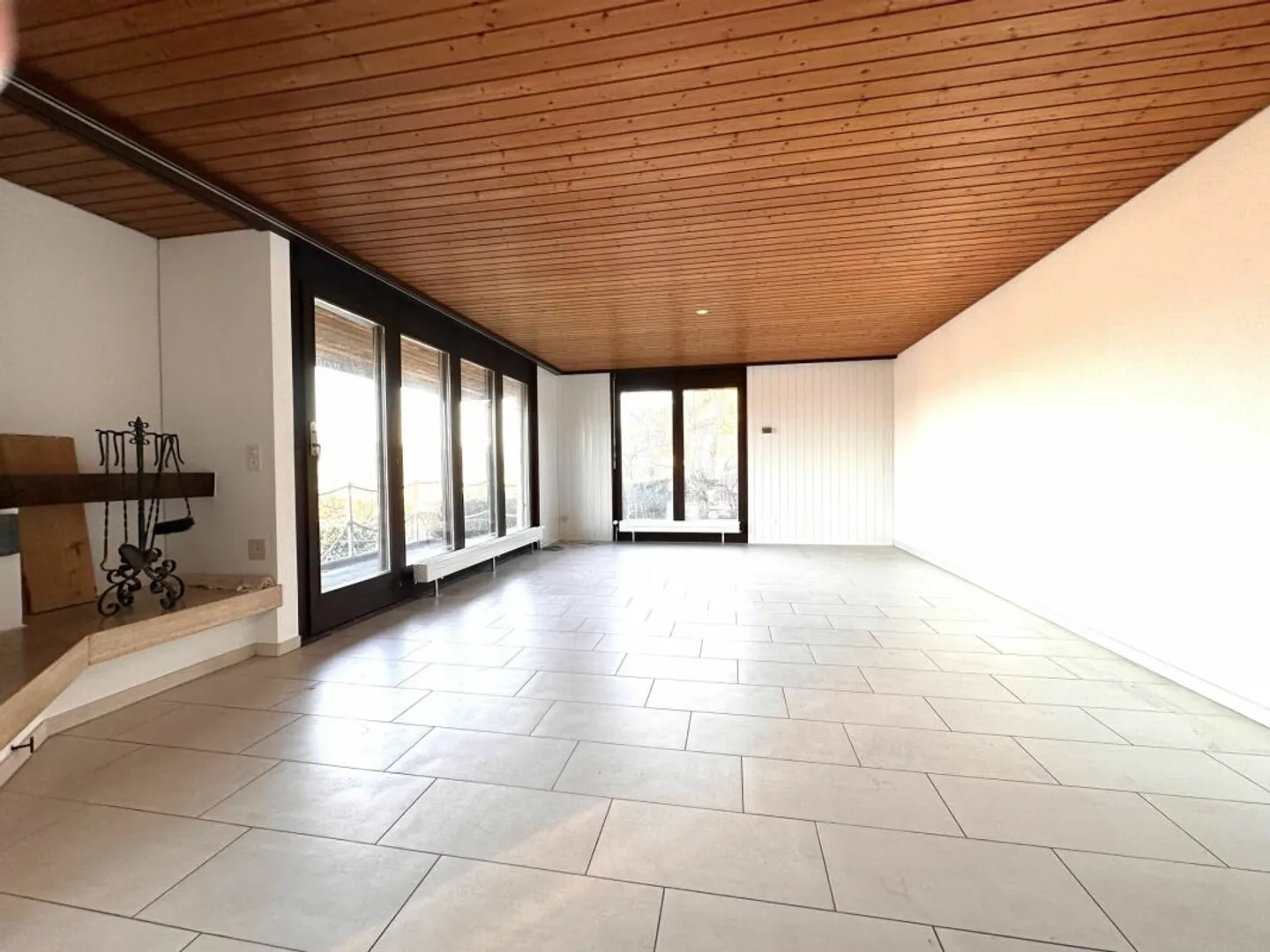 Single-family house in a beautiful residential area with great views - Photo 10 of 13