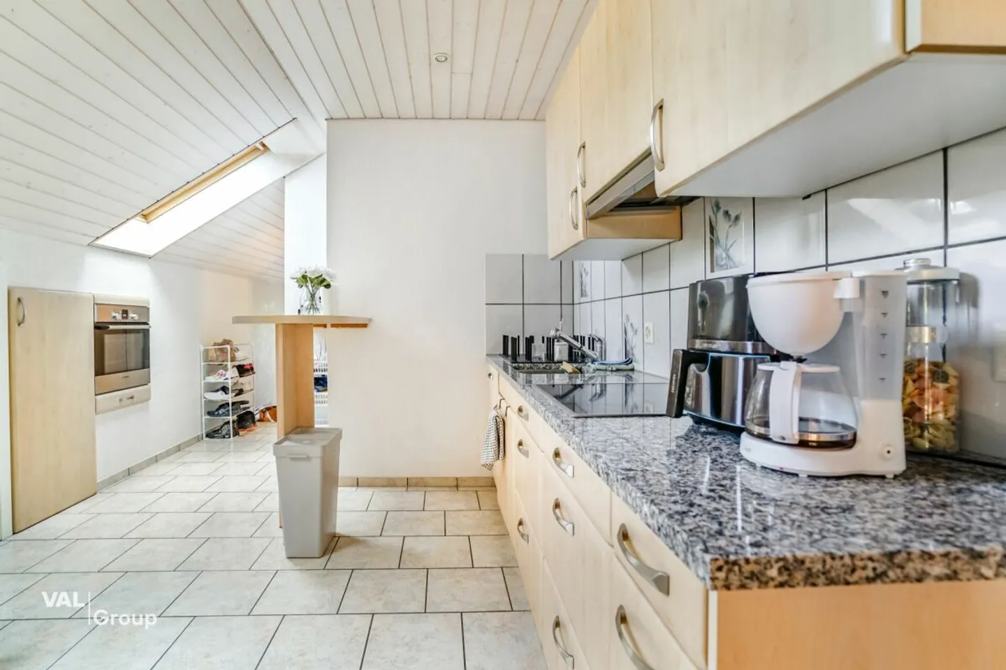 Charmante appartement sous les combles de 2,5 pièces - Photo 3 sur 5