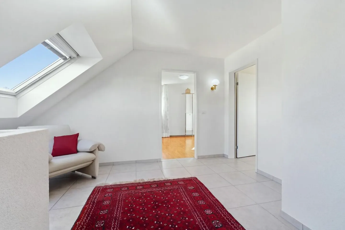 Well-maintained 5.5 room single-family house with dream garden in Rünenberg - Photo 5 of 13