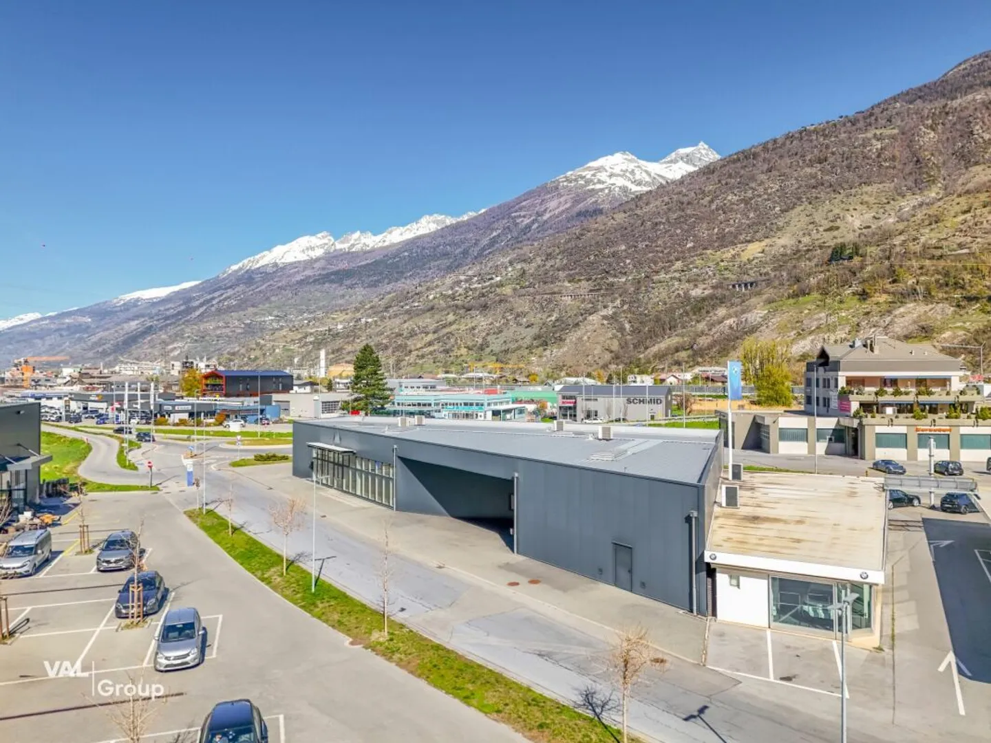 Salle commerciale moderne dans le marché de détail 'Dreispitz' - Photo 5 sur 13