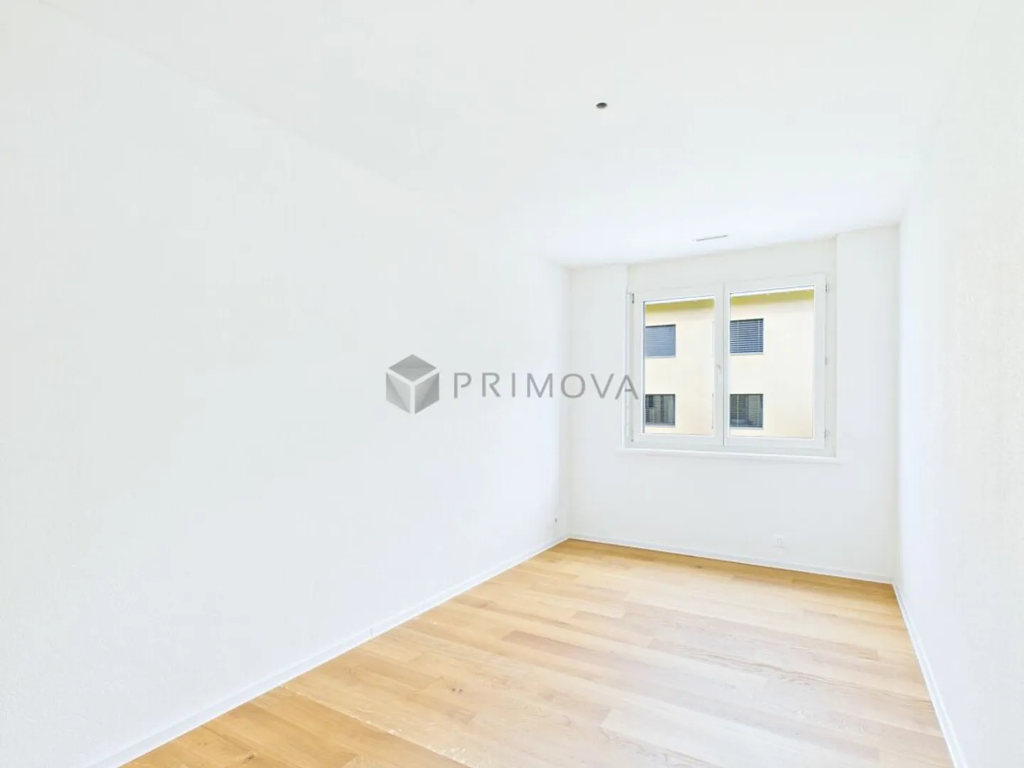 Hochwertig renovierte 4.5 Zimmer-Wohnung mit sonniger Südterrasse in Trimmis - Photo 9 of 13