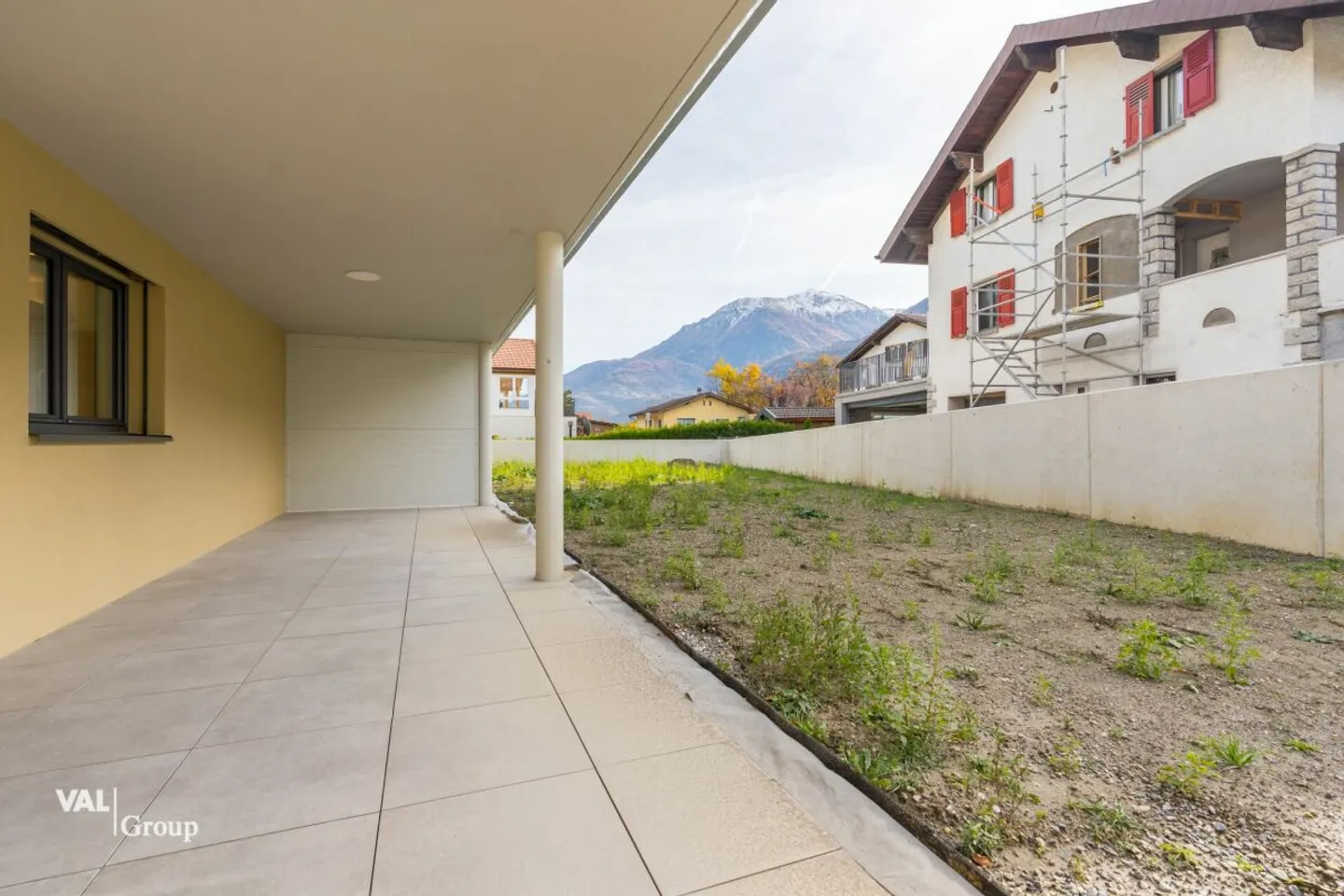 Spacious 2.5 Room Apartment with Generous Garden Area - Photo 11 of 13