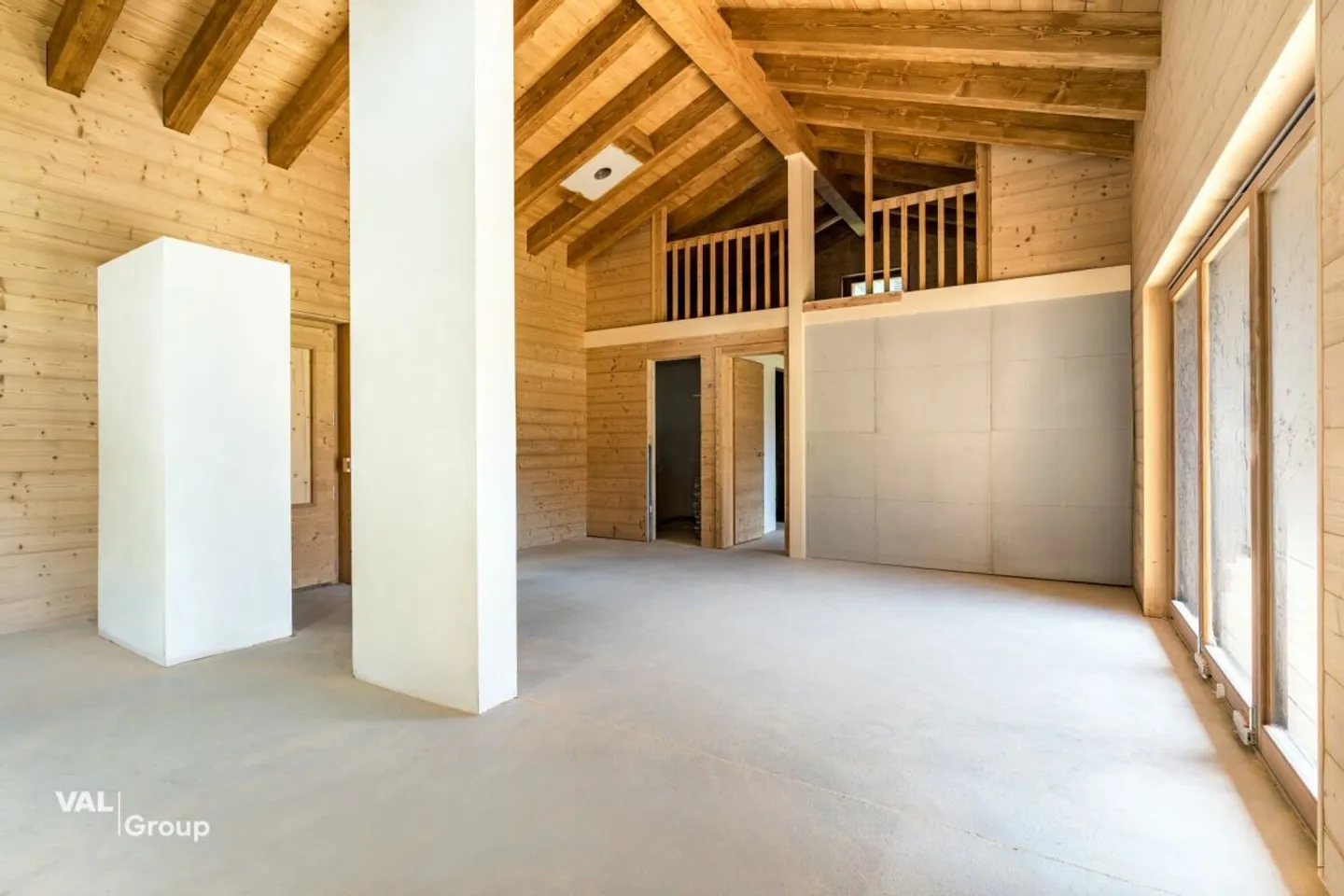 Chalet affascinante con eleganza alpina in un ambiente mozzafiato - Foto 5 di 12