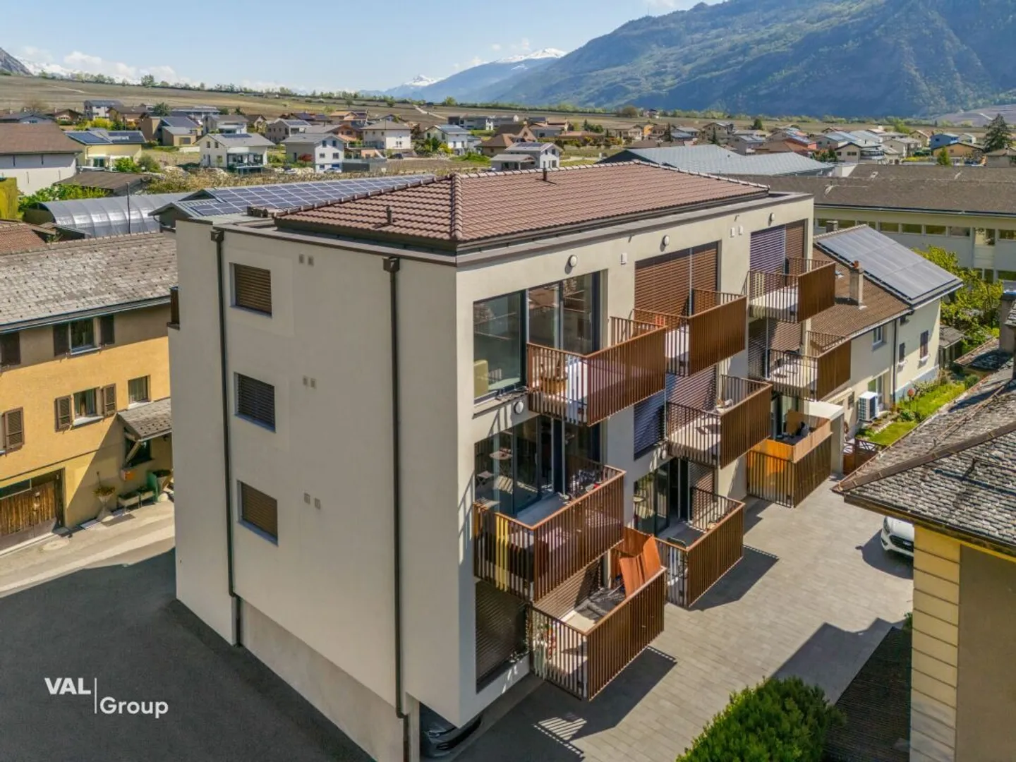 Building of 9 apartments - 4.4% immediate yield, in the heart of the village - Photo 5 of 13