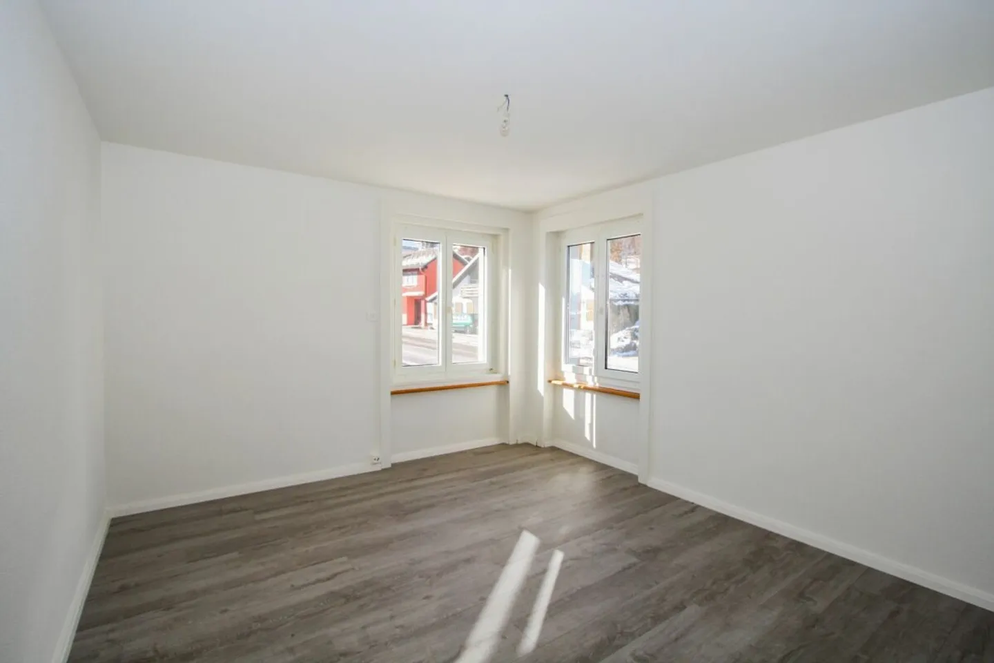 Helle 3,5-Zimmer-Wohnung in Ponts-de-Martel - Foto 4 von 8