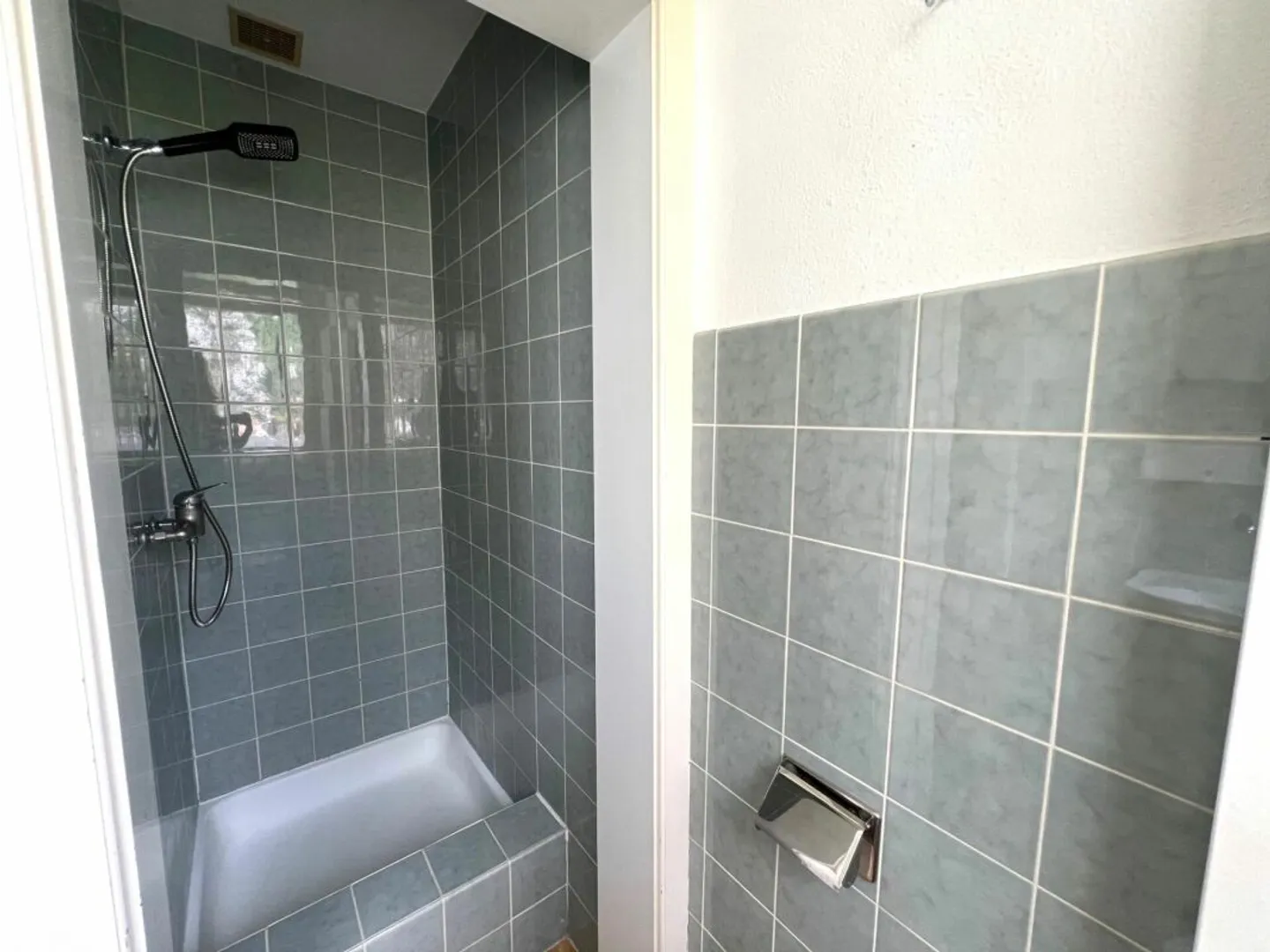 Appartement mansardé 2.5 pièces confortable au cœur de Vitznau - Photo 5 sur 13