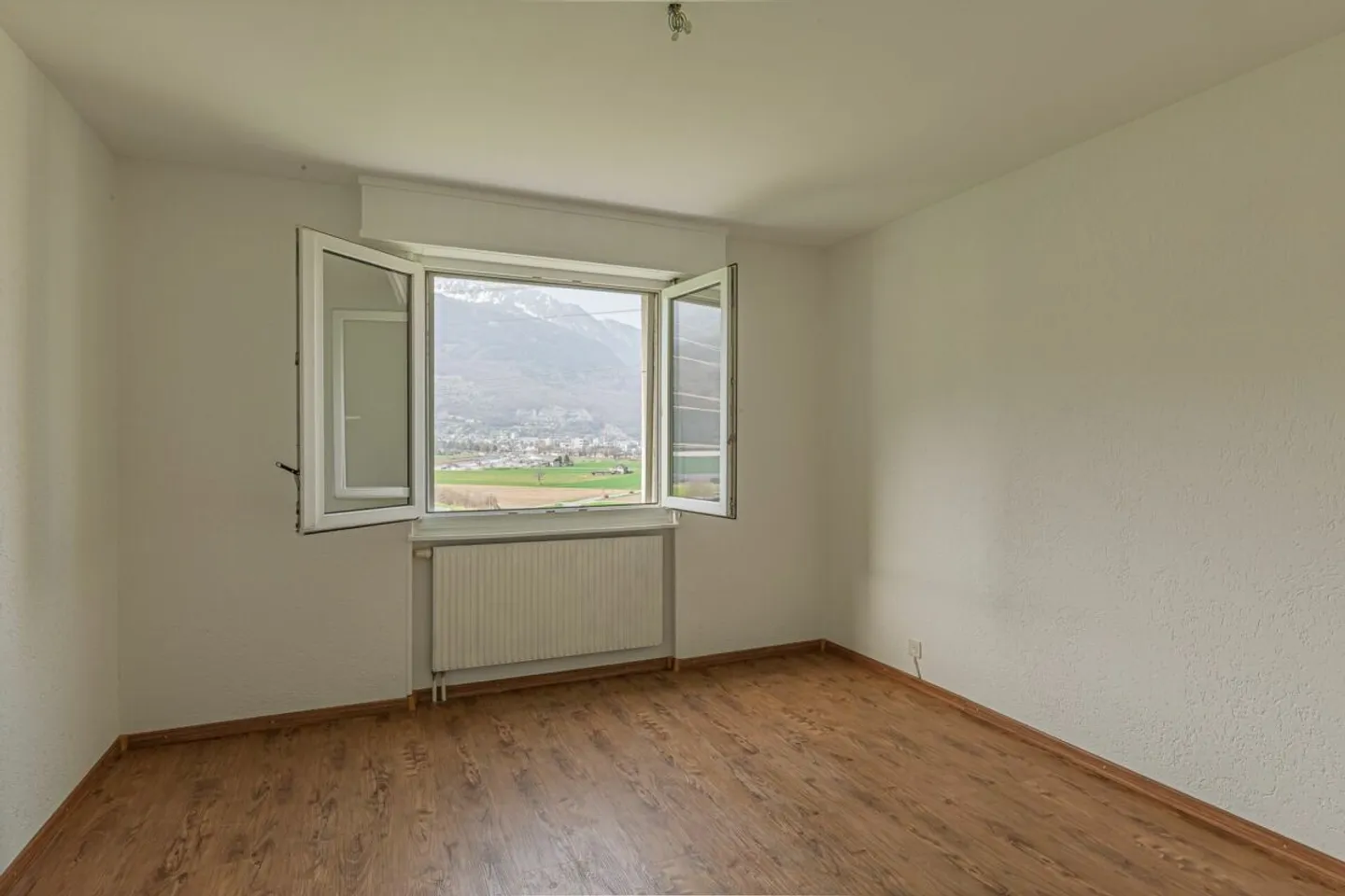 Renovierte 2,5-Zimmer-Penthouse-Wohnung sofort verfügbar! - Foto 6 von 13