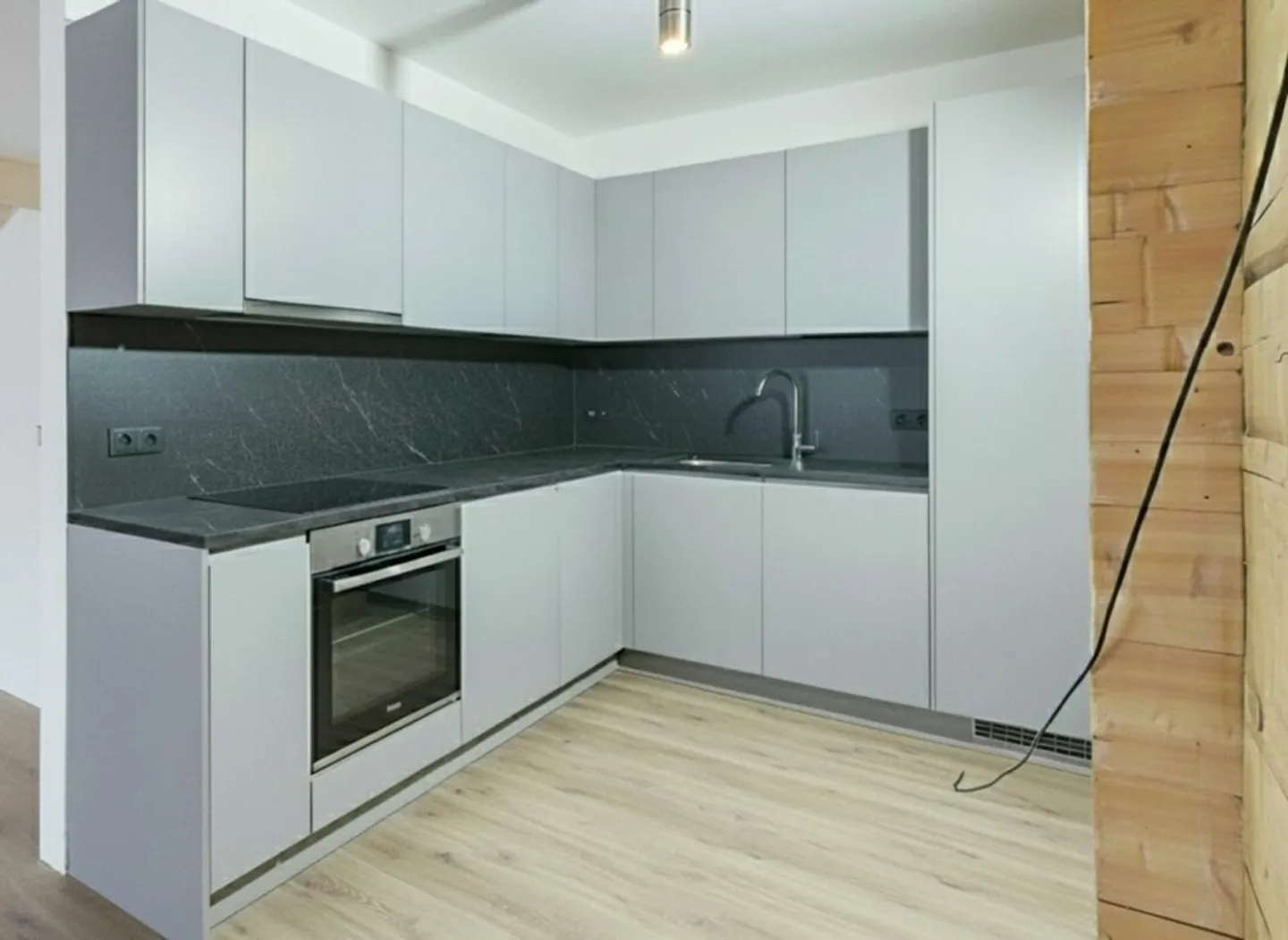 Neu sanierte Zweitwohnung mit Parkplatz - Foto 4 von 10