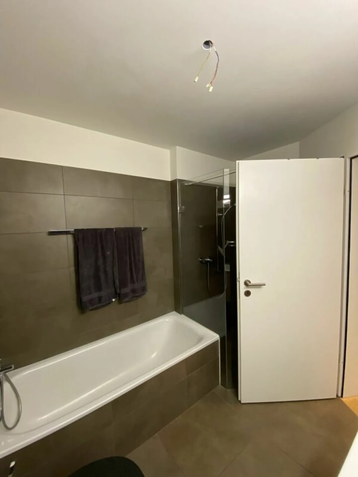 Nearly new 3.5-room apartment in a central location - Photo 6 of 8