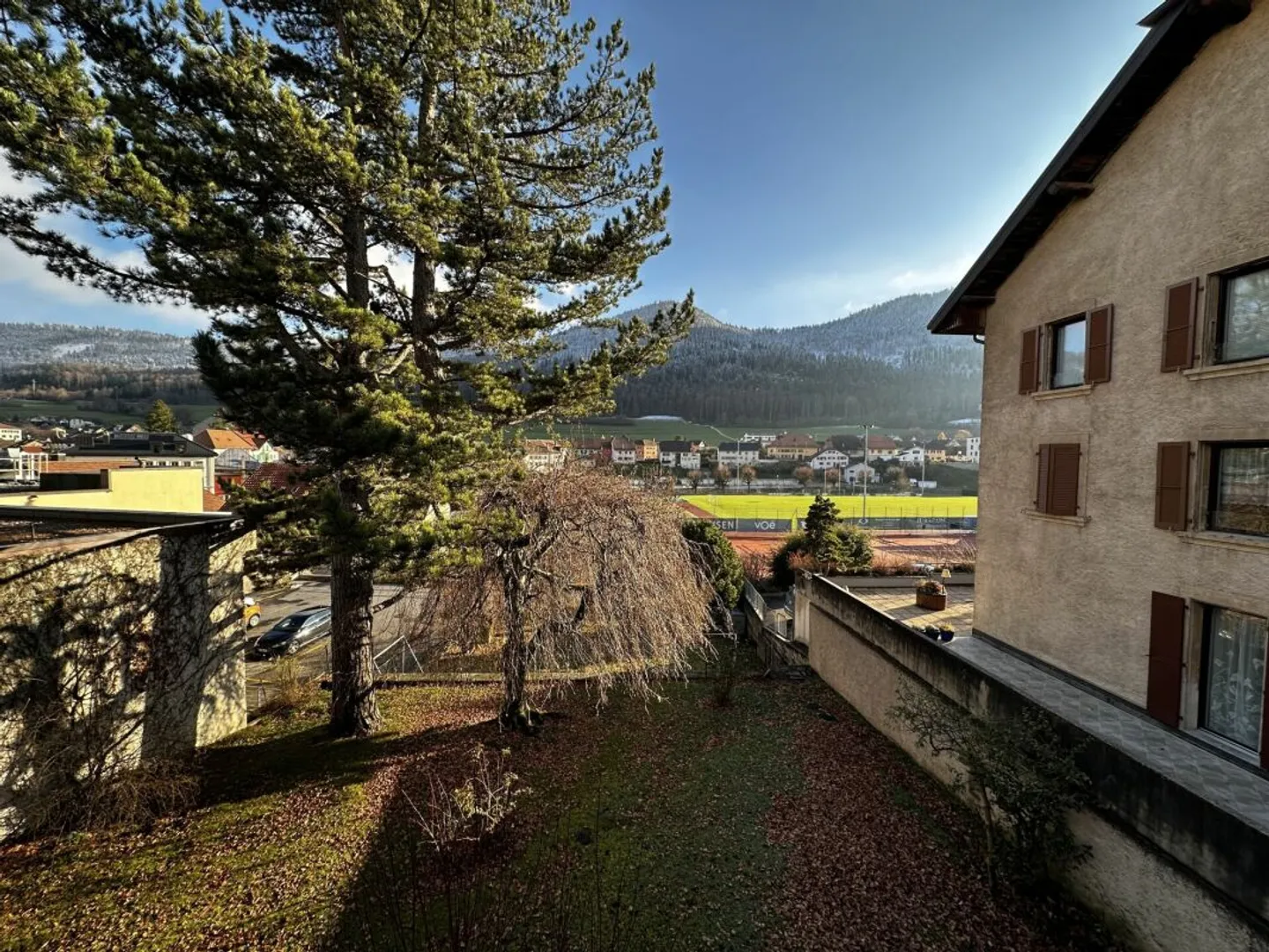 EDIFICIO ATTRAVERSANTE, 4 APPARTAMENTI, 1 NEGOZIO E 1 RISTORANTE - Foto 5 di 13