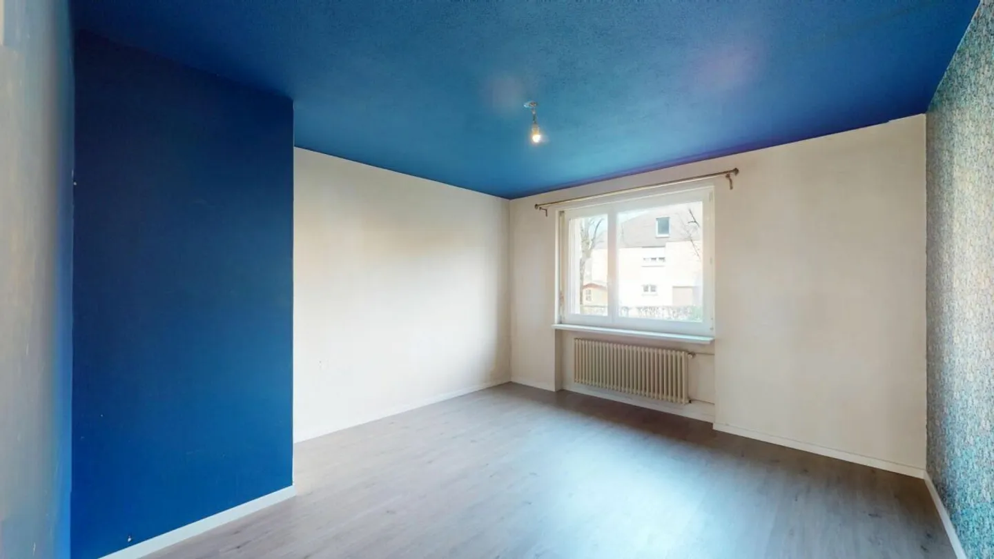 Appartement pratique de 4,5 pièces avec piscine et potentiel - Photo 7 sur 11