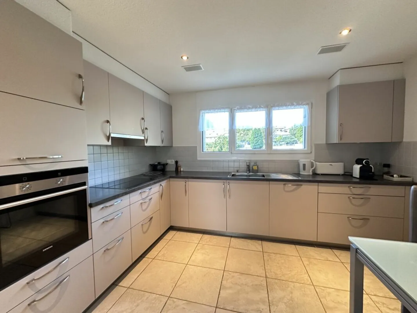 Wunderschöne, nach Süden ausgerichtete Penthousewohnung mit großer Terrasse in Evionnaz - Foto 8 von 13