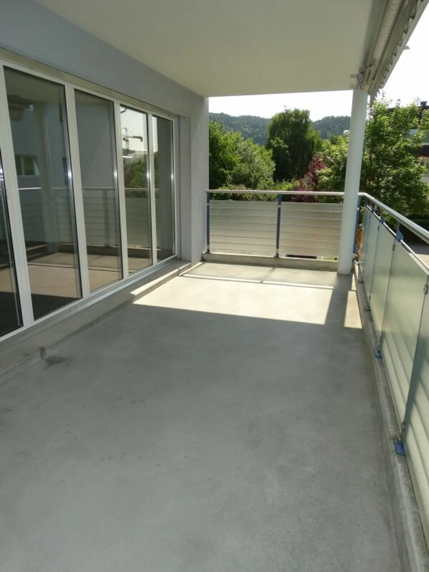 Vivere in uno standard di proprietà con questo spazioso appartamento di 4,5 stanze - Foto 9 di 11