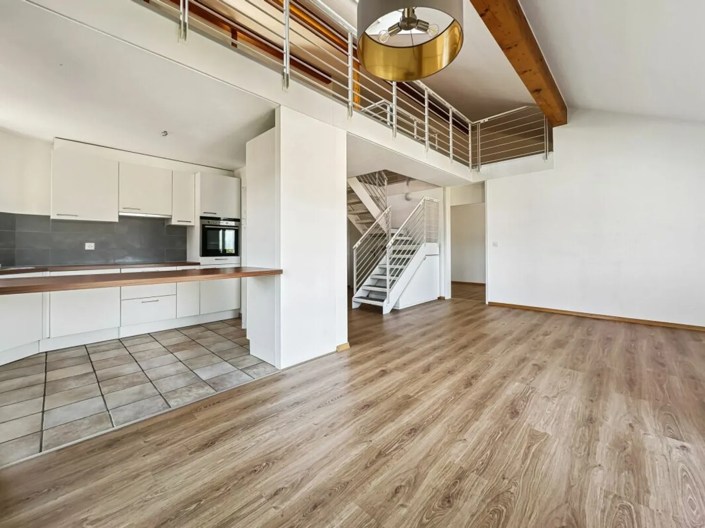 APPARTAMENTO DUPLEX DI 5,5 LOCALI DI 165 M2 CON BALCONE - Foto 5 di 12