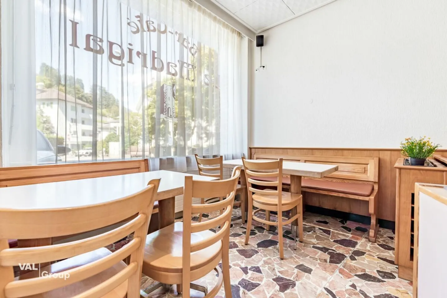 Bar-café avec terrasse, prêt à reprendre ! - Foto 5 von 9