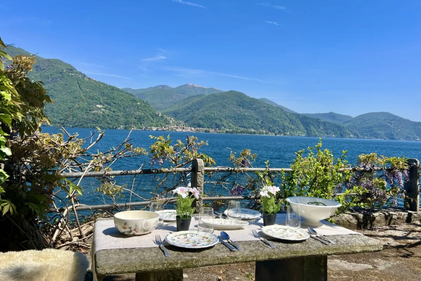 Villa directement au bord du lac avec plage privée et accès au lac / Cannobio (Italie) - Photo 1 sur 13