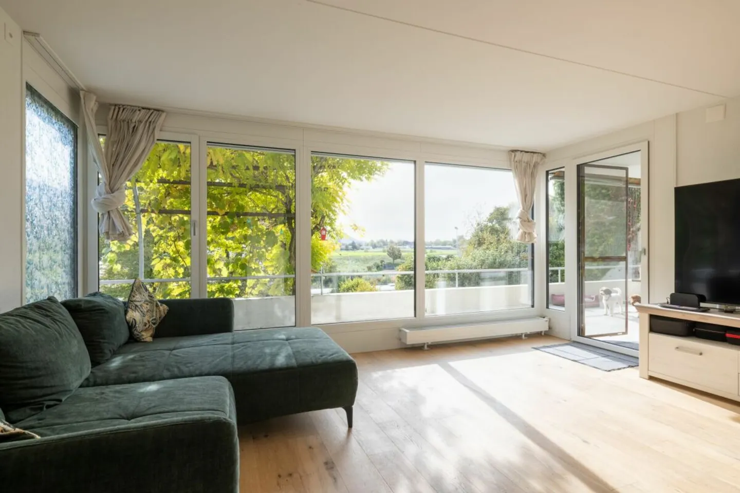 4.5 Zimmer Eck-Terrassenhaus in Bolligen - Foto 6 von 13