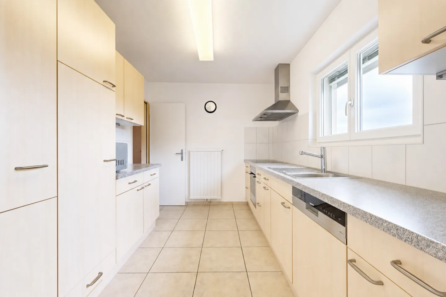 Well-maintained condominium in Kaiseraugst village - Photo 6 of 13