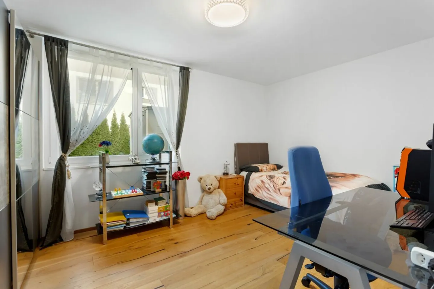 5.5-Room Garden Apartment - Modern, Comfortable, and Cozy - Photo 7 of 10