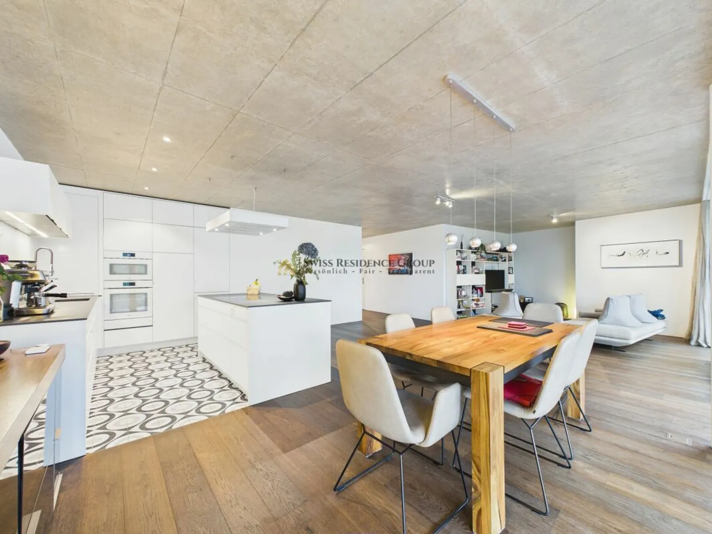 Appartamento panoramico di design luminoso con vista sul parco, terrazza e architettura moderna a Basilea - Foto 2 di 13