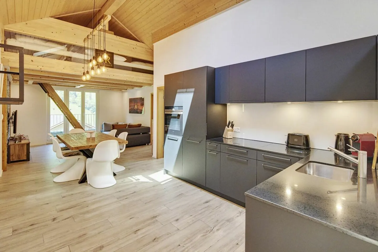 Melchtal - Penthouse in the Heart of the Swiss Mountains - Photo 2 of 13