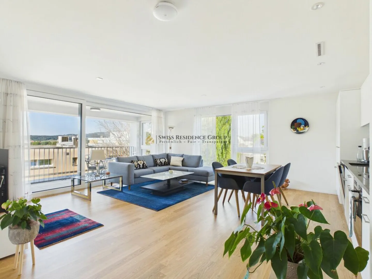 Modern Living with Comprehensive Service - Photo 4 of 13