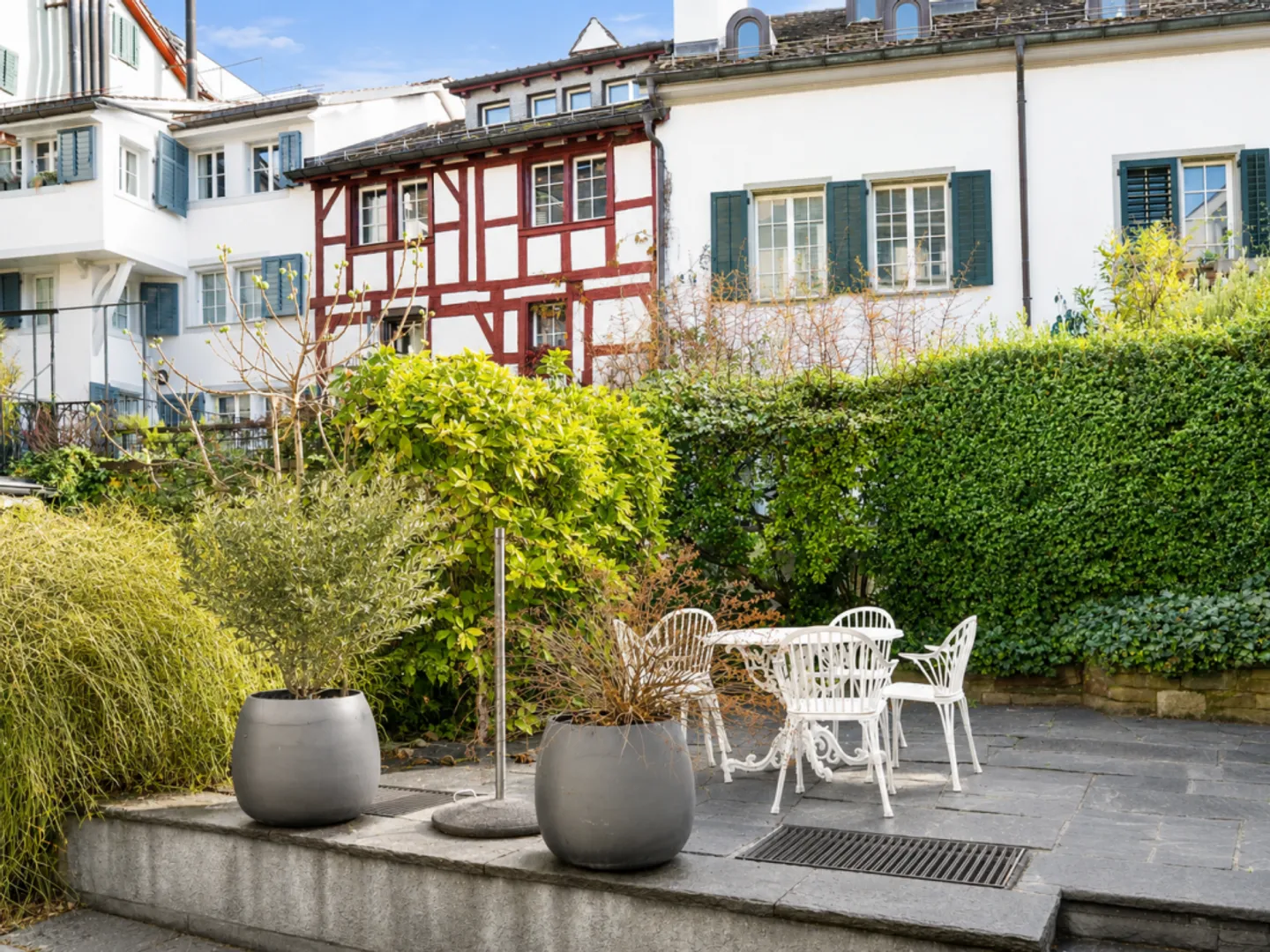Representative Boutique Headquarters in Zurich's Historic Old Town - Photo 9 of 13
